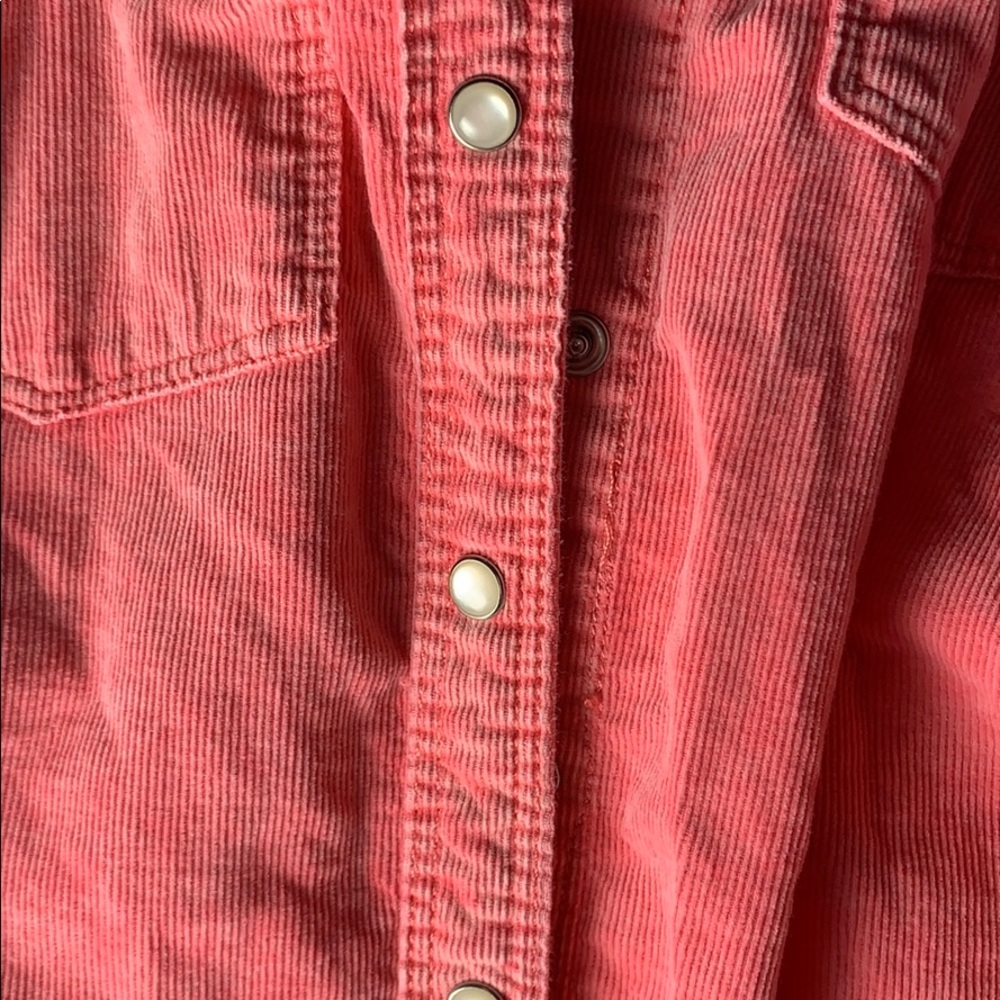 Cutest shirt πππΈπ· - Picture 2 of 2